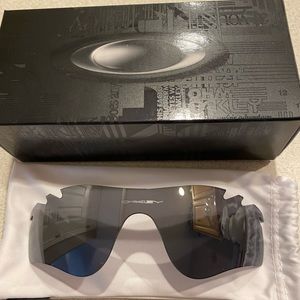 New Oakley radarlock pitch lenses